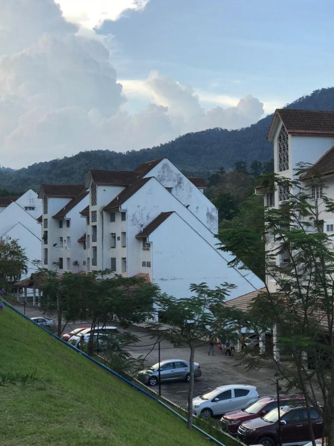 Ayang Homestay Bukit Tinggi Exterior photo